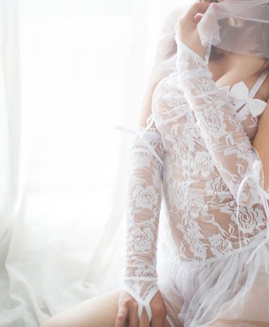 Lace Gloves & Sleeves Set